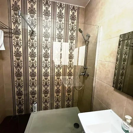 Double With Ensuite & Kitchenette S302 *